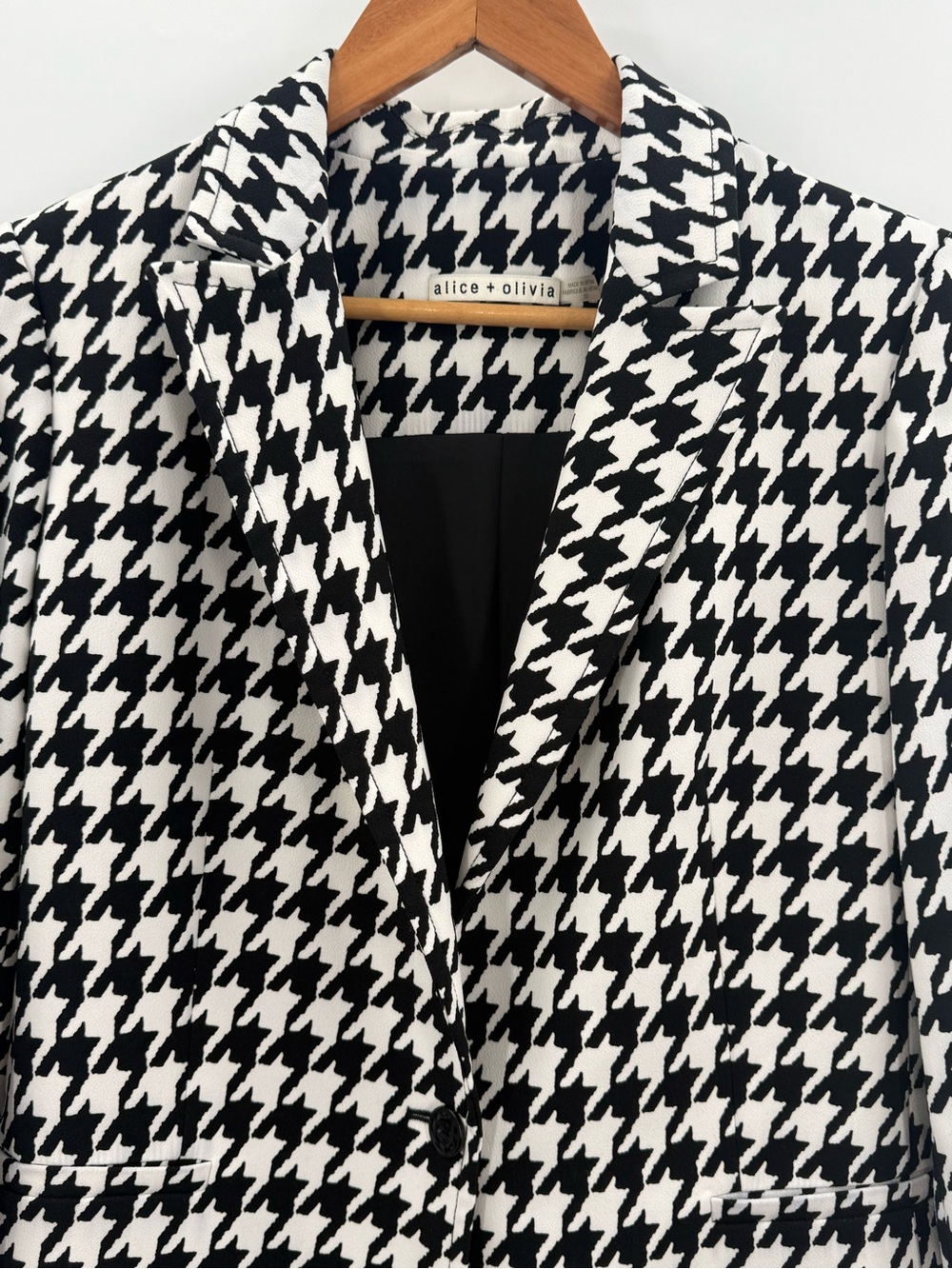 Alice + Olivia Breann Long Fitted Houndstooth Single Button Classic Blazer 10 - Picture 4 of 16